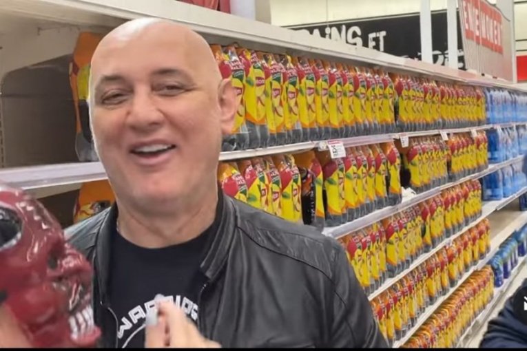 Viki prepala Tašketa