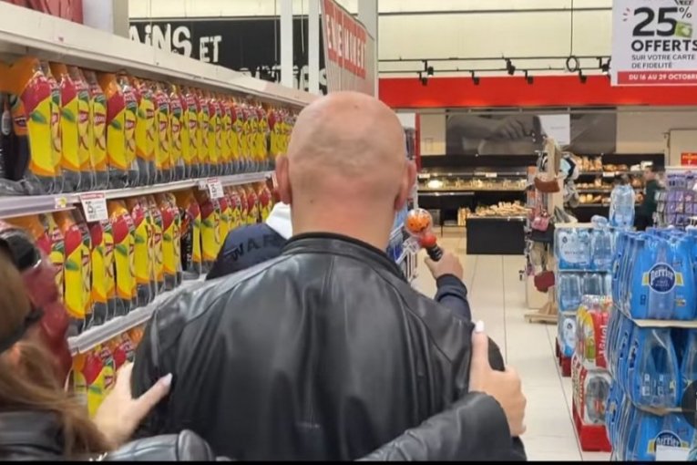 Viki prepala Tašketa