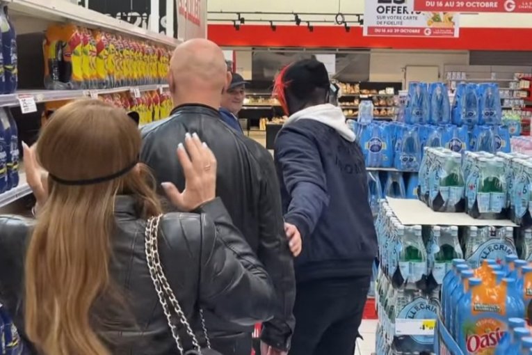 Viki prepala Tašketa