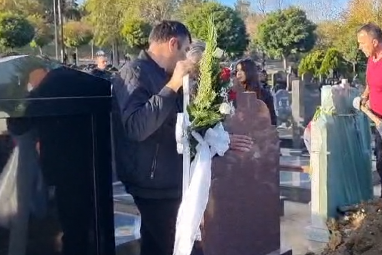 Aleksandar Kodić sahrana, Mirko Kadić se oprašta od sina