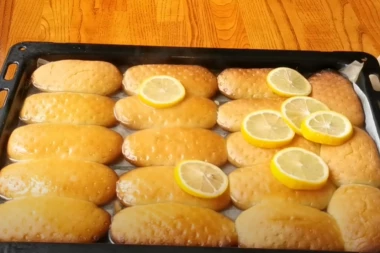 ORIGINALAN RECEPT ZA BOSANSKE HURMAŠICE SA ORASIMA: Bolji nećete naći - toliko su sočne! (FOTO)