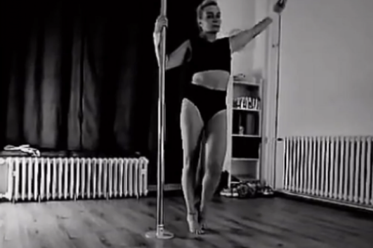 Tanja Rađenović igra oko šipke