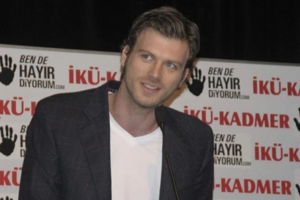 SULEJMAN JE MOŽDA SULTAN, ALI NIJE NAJBOGATIJI: Turski glumac koji je OČARAO SRPKINJE voli samo nju, ali je njegova majka ZAOBILAZI! (FOTO)