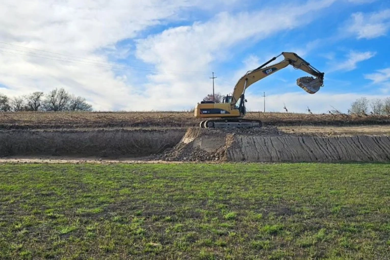 IZ DANA U DAN KLUB NAPREDUJE NA SVIM NIVOIMA: Uz sjajna ostvarenja na terenu, radi se i na unapređenju infrastrukturnih uslova! (FOTO GALERIJA)