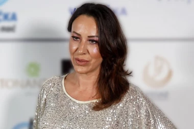 ROMANA PANIĆ POSLE HAOSA SA PLJAČKOM BANKOMATA OPET SNIMA PESME! Evo šta je najavila i rekla o koleginicama sa estrade!