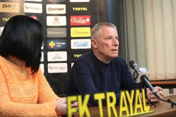 DOŠLO JE VREME TITULA DA SLAVI SE: Nezadrživo hitaju ka peharu - nekadašnji fudbaler Zvezde na pragu jesenjih lovorika!