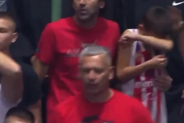 PLAKAO ZBOG ZVEZDE MERIDIANBET, PA ZASPAO SREĆAN: Mali delija raznežio navijače crveno-belih