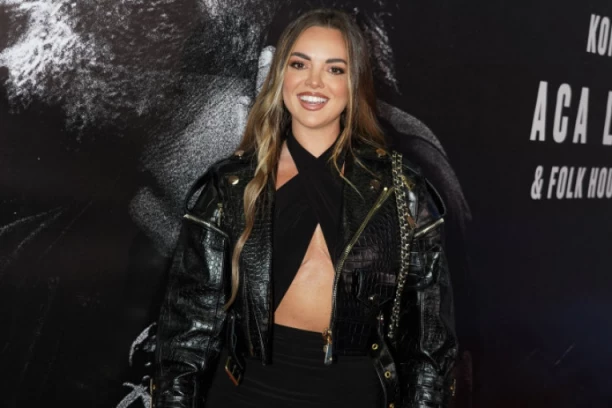 ISPOŠTOVALA OČUHA! Sofija Šašić na premijeru Lukasovog filma povela ATRAKTIVNU DRUGARICU! (FOTO)