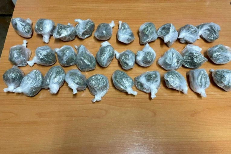 POLICIJA NAŠLA DROGU U RANCU: Kragujevčanin zbog posedovanja marihuane uhapšen u Bolјevcu