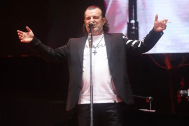 "TUŽAN KRAJ NEKADA FANTASTIČNE KARIJERE" Aca Lukas doživeo DEBAKL kakav Srbija ne pamti, i fanovi mu OKRENULI LEĐA! (FOTO)