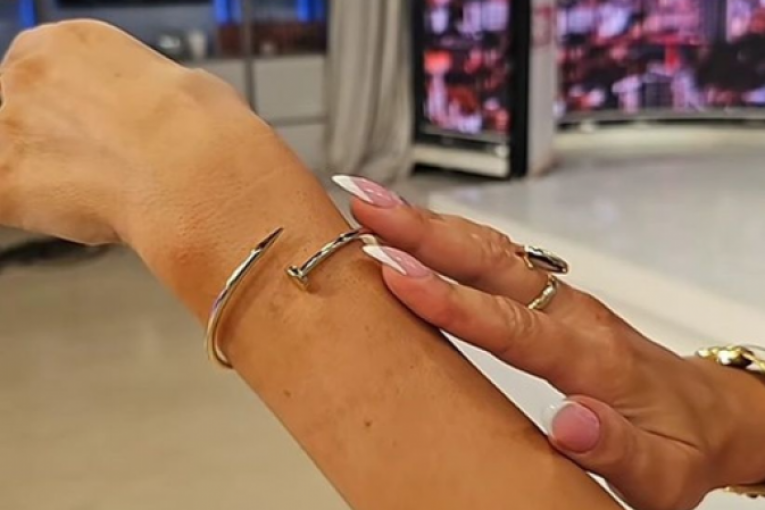 Jovana Jeremić pokazala skupoceni poklon od udvarača