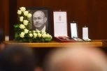 PASTOR JE ISTORIJSKA LIČNOST, NJEGOVO IME BIĆE ZAPISANO I U SRPSKIM UDŽBENICIMA! Vučić održao govor na sahrani lidera Saveza vojvođanskih Mađara