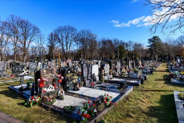 U JANUARU UMRLO VIŠE LJUDI NEGO U ISTO VREME PROŠLE GODINE, A NAJVIŠE ZA POSLEDNJE DVE NEDELJE! Zimski meseci uzrokovali drastičan porast broja sahrana u gradovima Srbije!