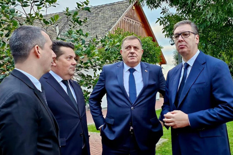 "UVEK UZ SRPSKU"! Vučić sa Dodikom na salašu Zvonka Bogdana! (VIDEO/FOTO)