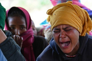 DEVOJČICA (8) IZGUBILA RODITELJE I BRAĆU U RAZORNOM ZEMLJOTRESU: Nepalaci oplakuju poginule, suze deteta slamaju DUŠU