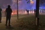 NASILJE I HAOS! Mladi napali POLICIJU molotovljevim koktelima tokom "Noći lomače"