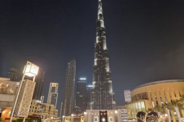 ZBOG PEVAČICE IH LEGITIMISALA POLICIJA U DUBAIJU: Srpski pevači su zbog OVOG snimka mogli da ZAGLAVE U ZATVORU (VIDEO)