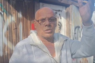 DEKA TRAGIČNO NASTRADALOG DEČAKA OČAJAN, NE MOŽE DA DOĐE SEBI! Majka neutešno jeca u pozadini - Železnik zavijen u CRNO! (VIDEO)