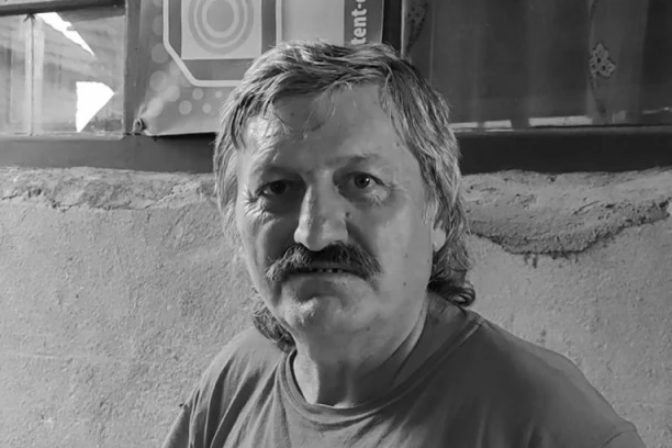 Čuveni Radašin predosetio da mu se bliži kraj, rođak otkrio: Sve nas je okupio da kaže da odlazi, unučići su plakali zajedno s njim!