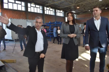 Vujović u Pančevu obišla radove na izgradnji linije za odvajanje otpada po najsavremenijim standardima!