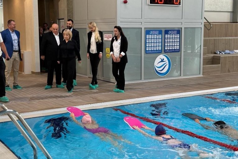 Ministarska prosvete i Dragan Marković Palma u Jagodini obilaze osnovne škole