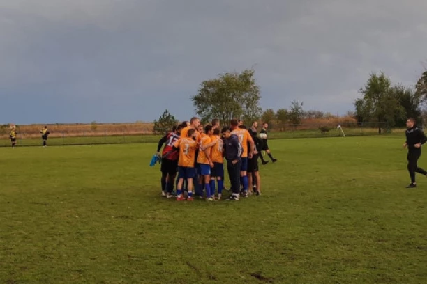 REZULTATSKI ROLERKOSTER PRIPAO DOMAĆINU: Stadion u Banatskoj Topoli je "prikazao" deset golova!
