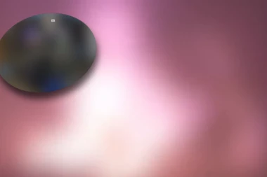 ZAPALIO ŽIVU ŽENU U ULAZU ZGRADE! Nakon svađe je polio benzinom i ubio! (UZNEMIRUJUĆI VIDEO)