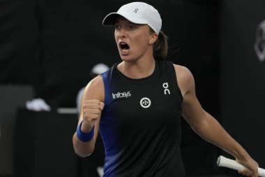 PRETI DA POMUTI SLAVU ĐOKOVIĆU: Poljakinja GAŽENJEM zadala domaći Novaku