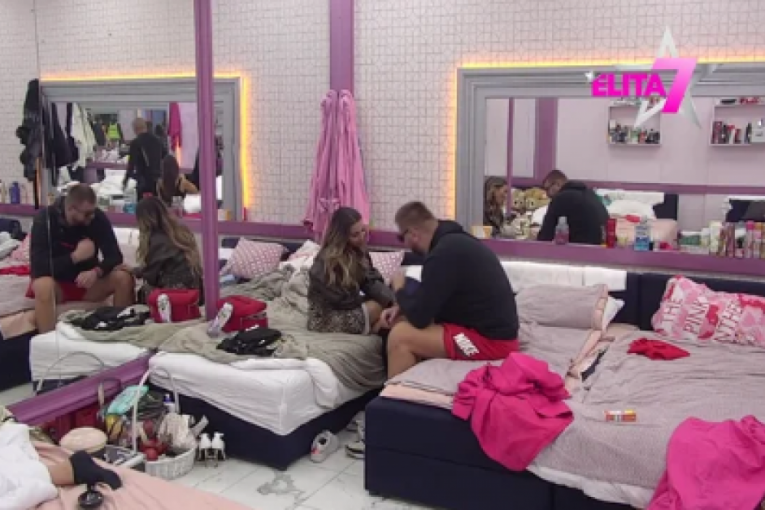 Janjuš i Aneli Elita