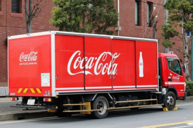 ČOVEK SE OTROVAO OD MINERALNE VODE: Coca Cola se OGLASILA nakon ovog slučaja!