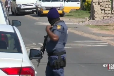 MINISTARKA OPLJAČKANA NA AUTO-PUTU: Razbojnici naterali telohranitelje da legnu, tražili novac i oružje, a od nje hteli i prsten sa uspomenom na pokojnog muža