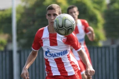 TALENTOVANI DEFANZIVAC JAKOVČANA IGRA SVOJU NAJBOLJU SEZONU: Srem je ogledalo ovog tima! (FOTO GALERIJA)