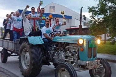 PUNIM GASOM KA TITULI: Sve staje u 90 minuta - ekipa je spremna da dosanja snove!