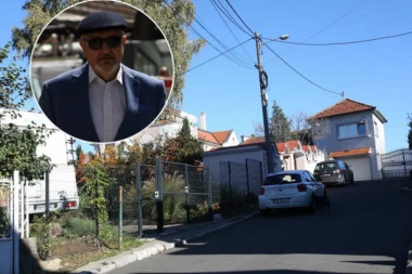 PRVA SLIKA ISPRED KUĆE DRAGOSLAVA KOSMAJCA! U dvorište bačena bomba preko ograde, policija opkolila ulicu! (FOTO)