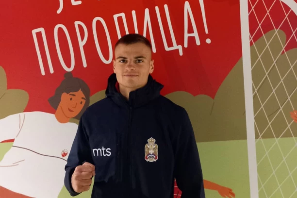 ZVEZDA ŽELI NOVU TITULU: Mladi bokser ispraćen kao šampion