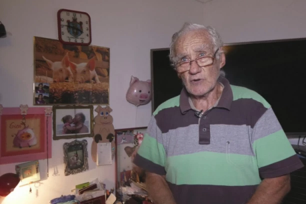 NAJVEĆI SVINJAC NALAZI SE U SRCU BEOGRADA! Ivan čuva preko 1.000 prasića, ljudi ne mogu da veruju! (FOTO)