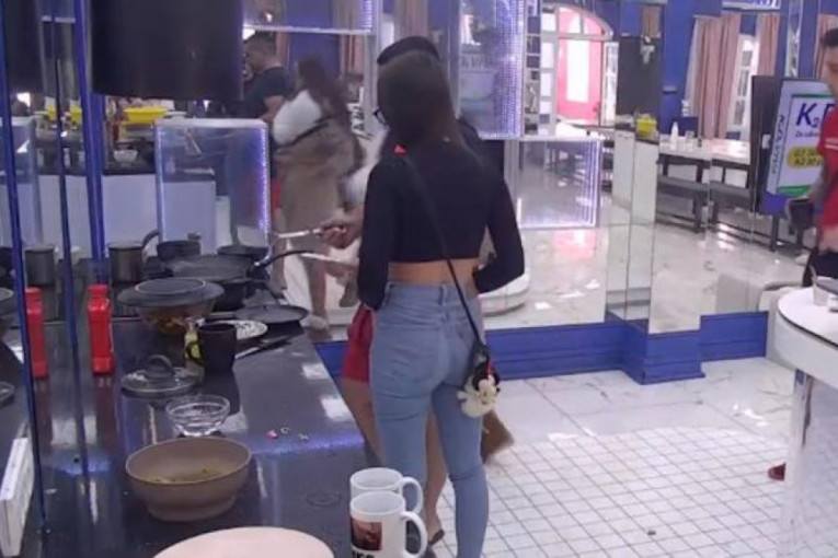 Bebica i Teodora Delić