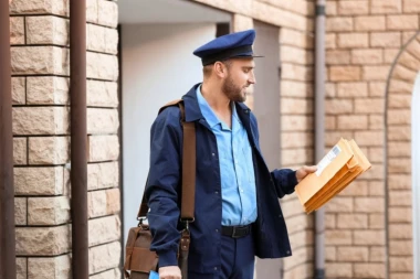 PRAVDA JE SPORA, ALI DOSTIŽNA: Pošta 16 GODINA optuživala radnike da kradu novac, NEKI SU IZVRŠILI I SAMOUBISTVO, a onda je otkrivena neverovatna istina