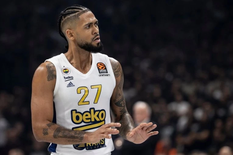 TRANSFER-BOMBA U HUMSKOJ: MVP Fajnal-fora potpisuje za Partizan?