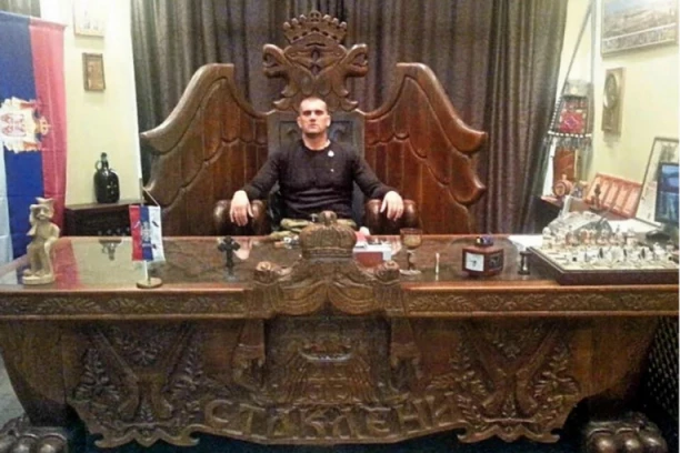 JEDAN UHAPŠEN ZBOG ORUŽJA, DRUGI UBIO TROJE LJUDI, PA SEBE: Evo ko su sinovi Ljubomira Jovanovića Staklenog - "Sve i da je ubio 1000 ljudi, on je MOJ"