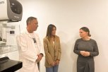 SANJA RADOJEVIĆ ŠKODRIĆ, DIREKTORKA RFZO POSETILA BOLNICU: Počeo sa radom i urađeni prvi pregledi na mamografu u OB Leskovac