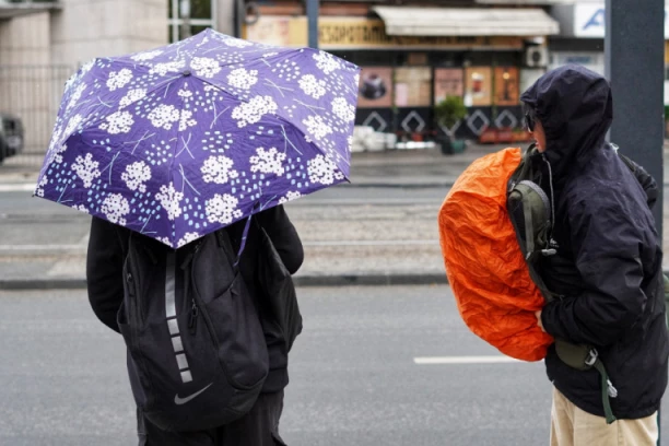 ZA SVETOG NIKOLU UPALJEN METEO-ALARM! Evo kakvo vreme nas čeka za najveću slavu u Srbiji!