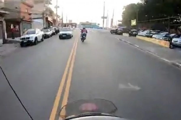 ZABORAVITE SVE SCENE AKCIONIH FILMOVA KOJE STE GLEDALI: Ovo je najjača policijska potera IKADA! (VIDEO)