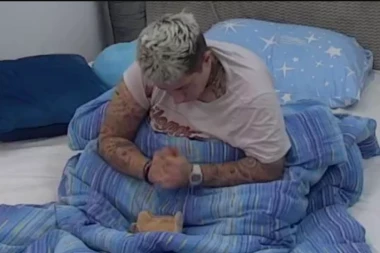 MATORA SE POJAVILA U ELITI NAKON SKANDALA: Izgleda ISPIJENO, OTEKLA i MODRA, ŠOK prizor!