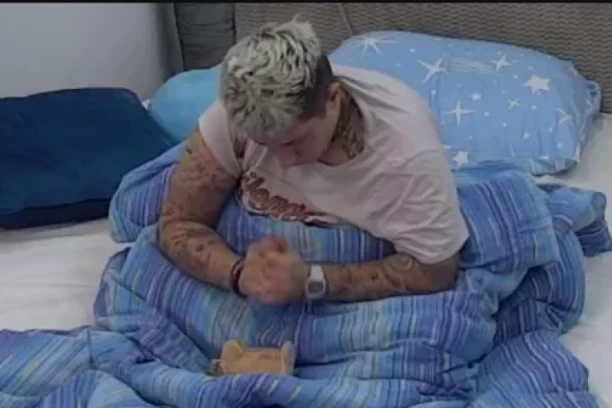 MATORA SE POJAVILA U ELITI NAKON SKANDALA: Izgleda ISPIJENO, OTEKLA i MODRA, ŠOK prizor!