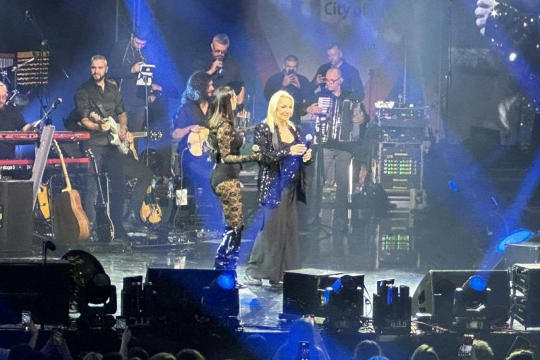 Aleksandra Prijović i Vesna Zmijanac