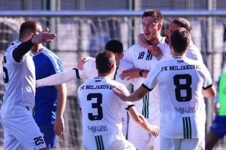 VIŠE OD IGRE: Fudbal je bio u drugom planu - istorijski, prvi derbi Rakovice imao je humanitarni karakter! (FOTO GALERIJA, VIDEO)