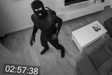 SNAJKA POKRALA PORODIČNO ZLATO?! Vredan nakit se prenosio s kolena na koleno, ukućani očajni - ne znaju kako da dokažu pljačku!