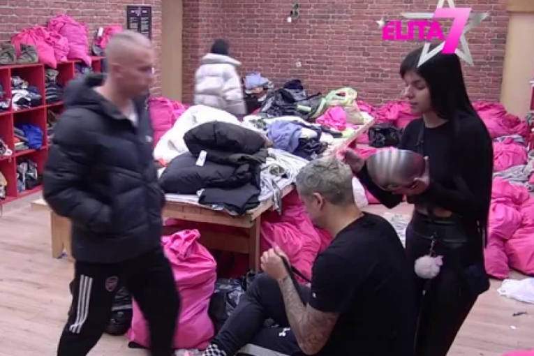 Anita se vratila muškarcima