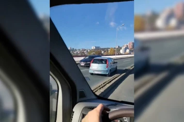 BEZUMLJE NA SRPSKIM DRUMOVIMA SE NASTAVLJA: Snimci vožnje u kontrasmeru ponovo kruže internetom! Ima li kraja ovim KAMIKAZAMA na četiri točka?! (VIDEO)